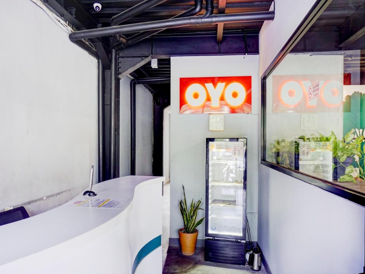 Oyo 1805 Fatmawati Mansion Syariah Hotel Jakarta Exterior photo